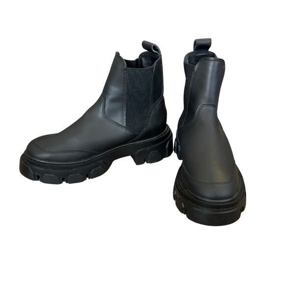 Farm Rio Black Chelsea Lug Sole Boots with Beaded Backstay – Size 8, Worn Once - Picture 3 of 5